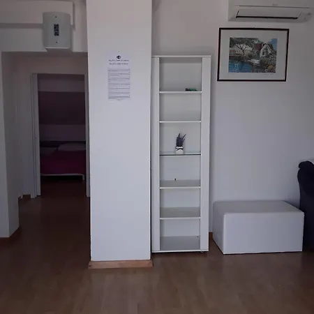 Meri 5 By Interhome * Mali Lošinj