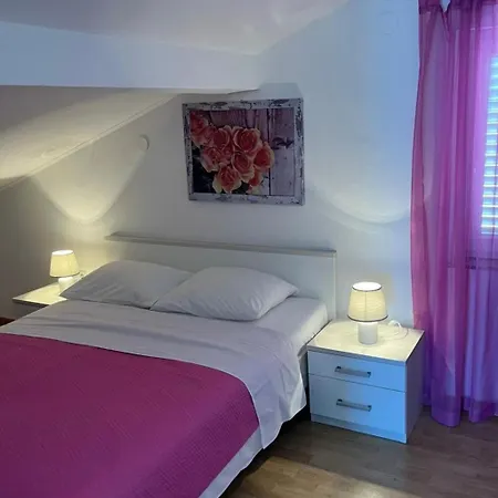 Meri 5 By Interhome Mali Lošinj